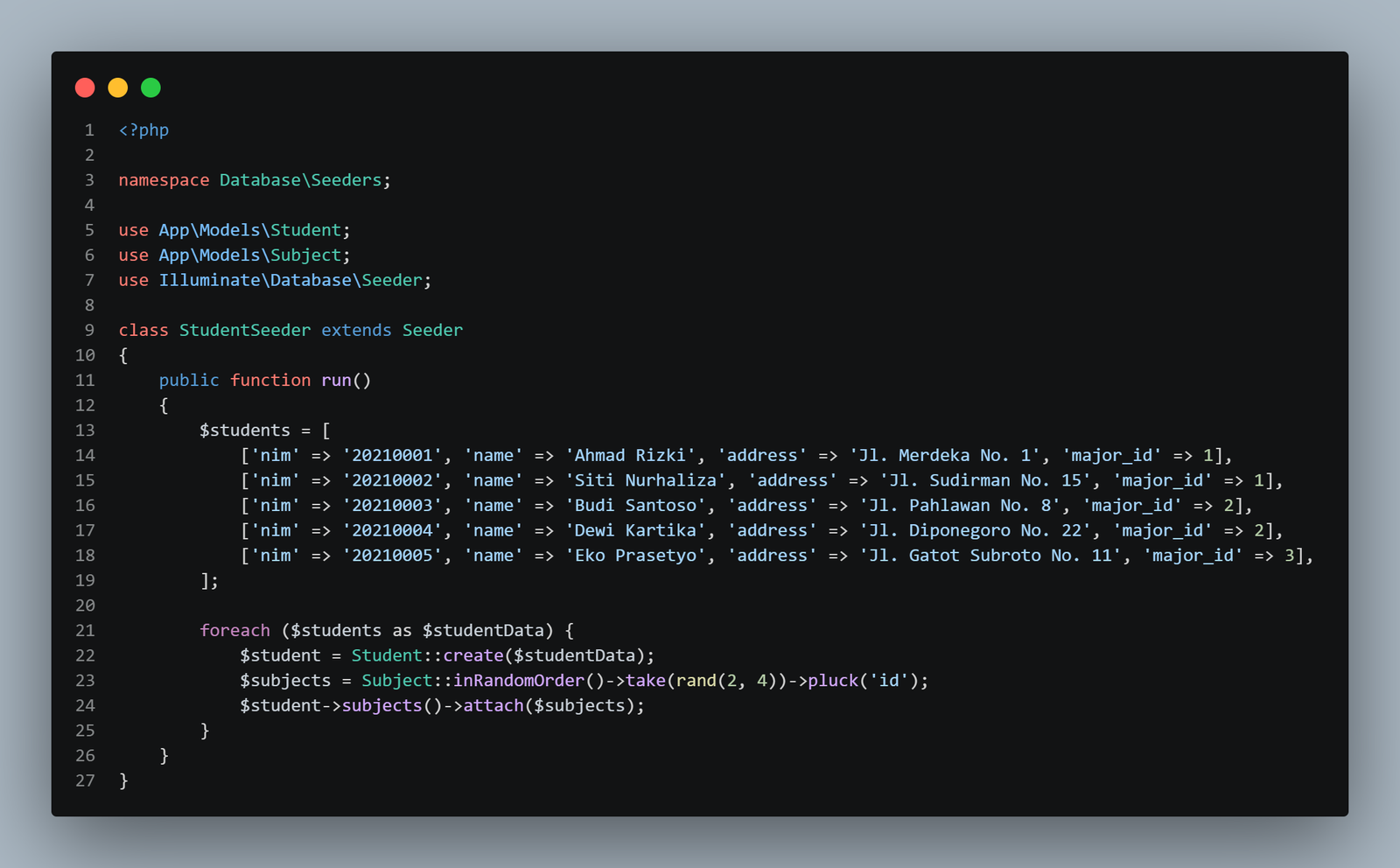 SS VS Code StudentSeeder.php dengan attach ke pivot table
