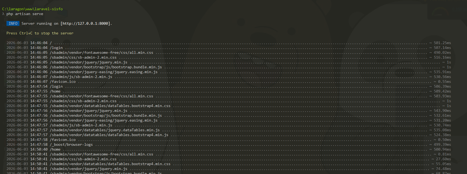 Server Laravel berjalan